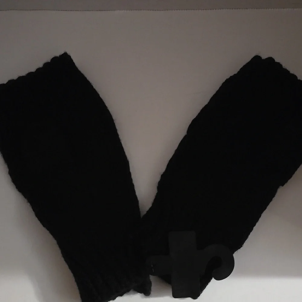 Hello Kitty Black Fingerless Gloves with Red Bow